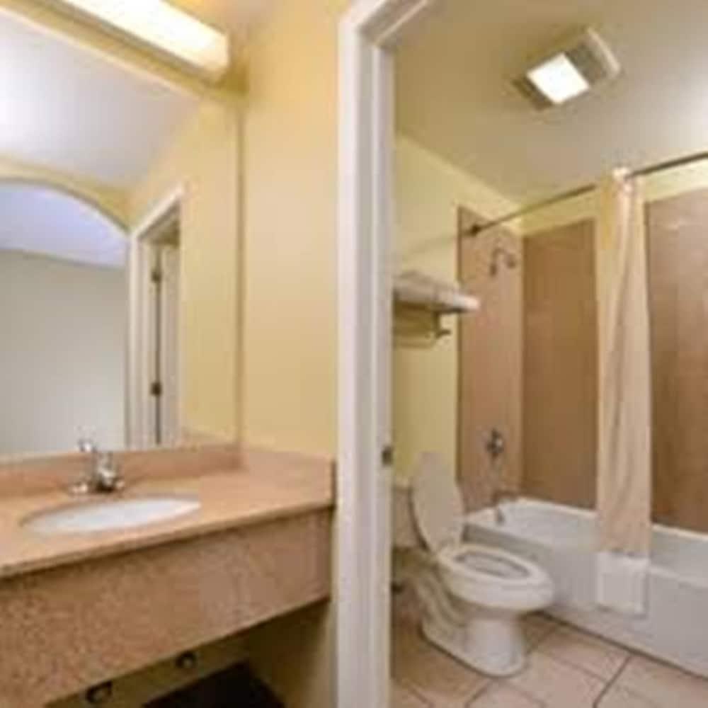 Americas Best Value Inn Austin Esterno foto