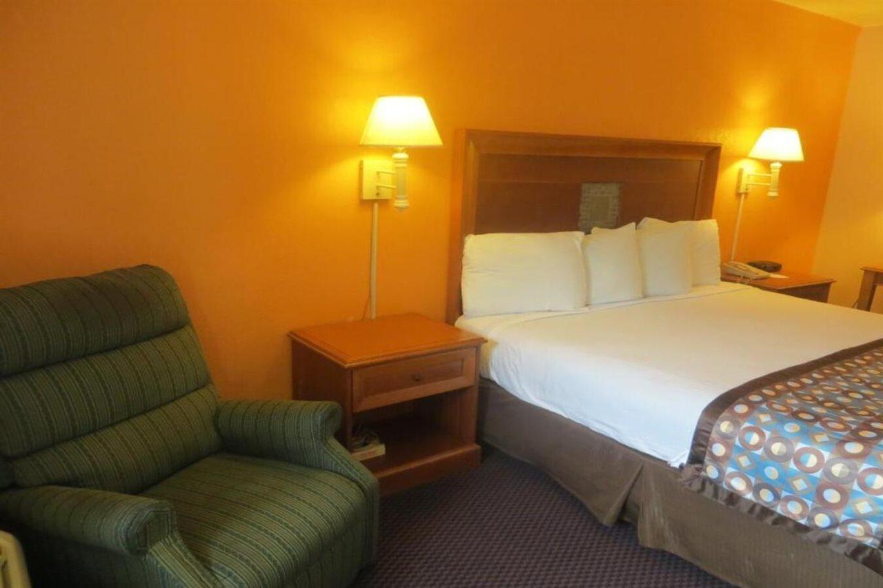 Americas Best Value Inn Austin Esterno foto