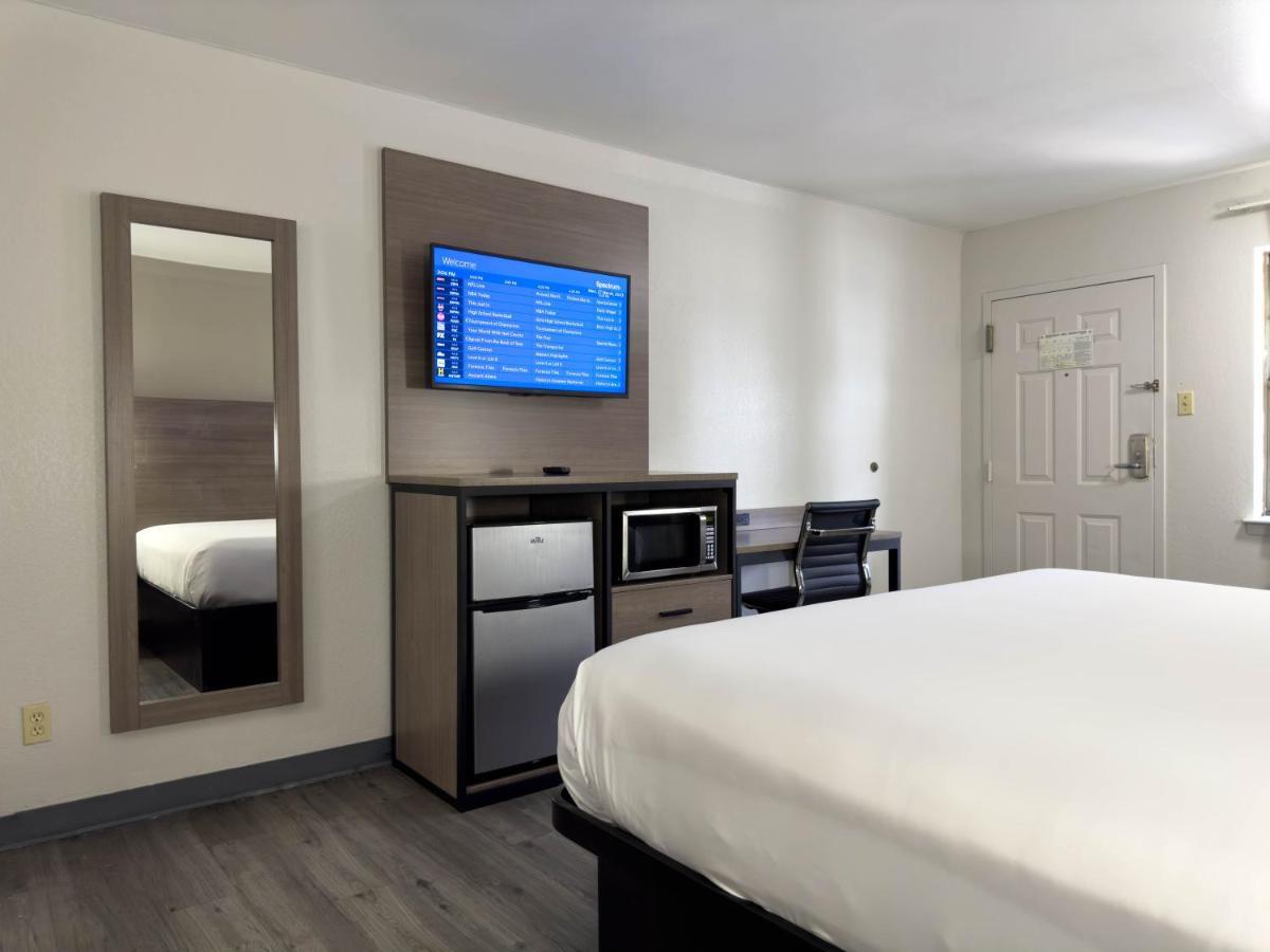 Americas Best Value Inn Austin Esterno foto