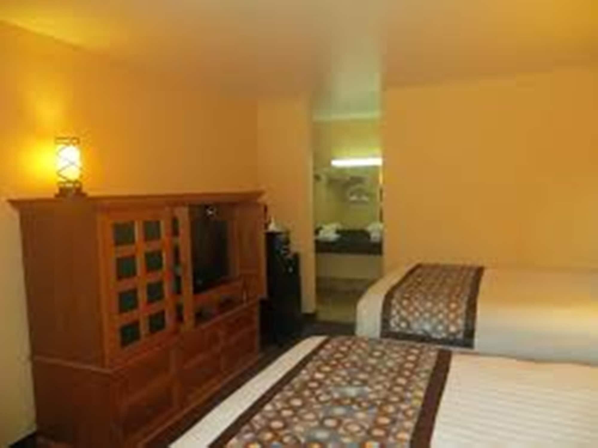 Americas Best Value Inn Austin Esterno foto