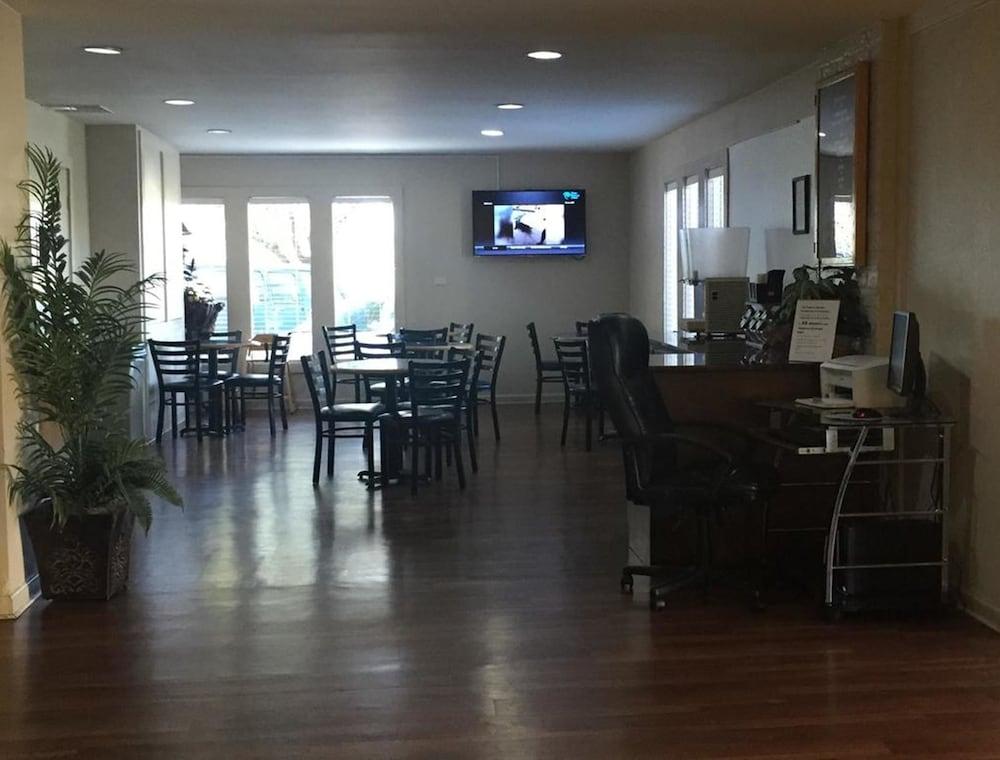 Americas Best Value Inn Austin Esterno foto